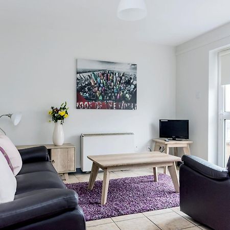 Marine Court Ground Floor Apartment بوندوران المظهر الخارجي الصورة