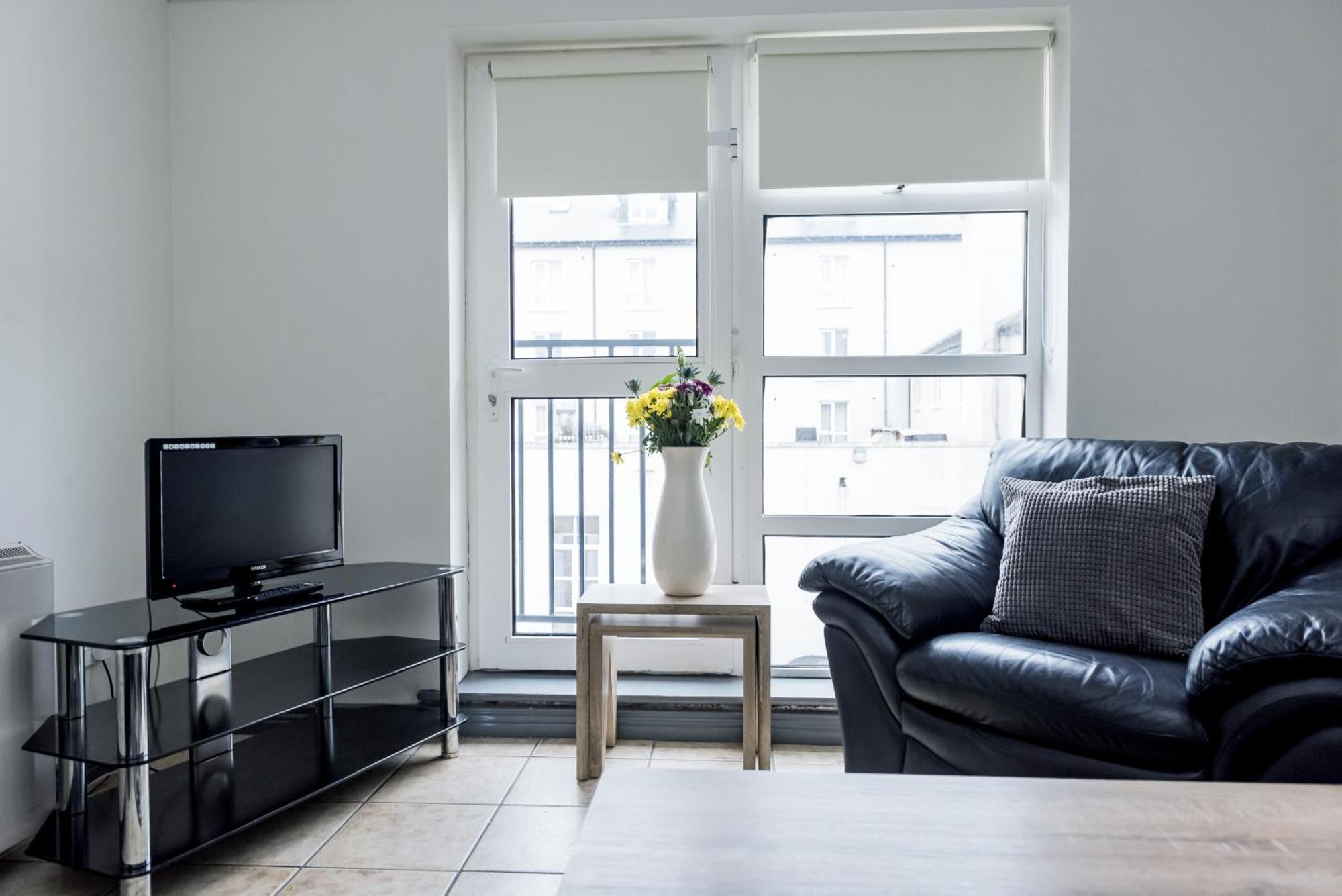 Marine Court Ground Floor Apartment بوندوران المظهر الخارجي الصورة